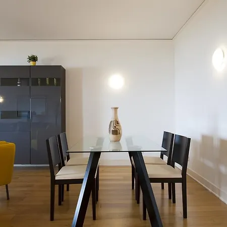 Feels Like Large Flat With Green Terrace / Pool Apartamento Cascaes