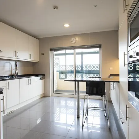Feels Like Large Flat With Green Terrace / Pool *