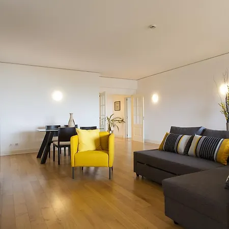 Appartamento Feels Like Large Flat With Green Terrace / Pool Cascais